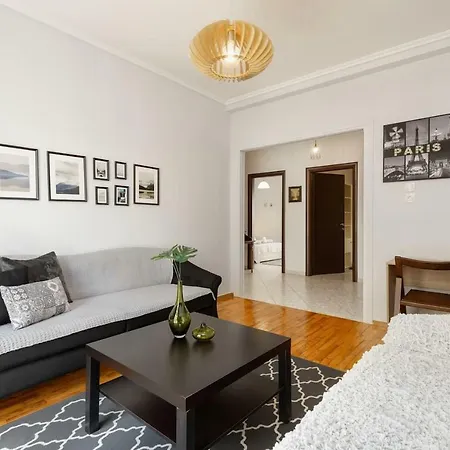 Διαμέρισμα Upscale And Spacious 3br
