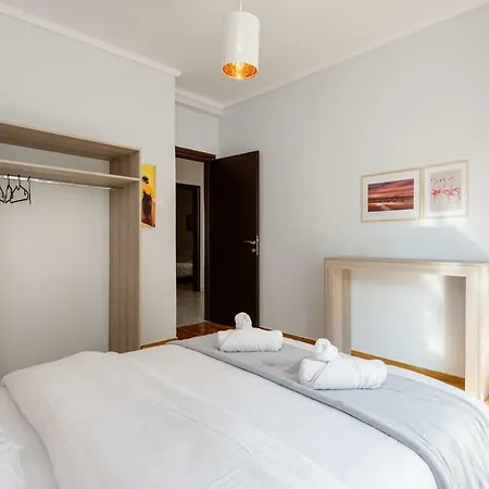 Διαμέρισμα Upscale And Spacious 3br